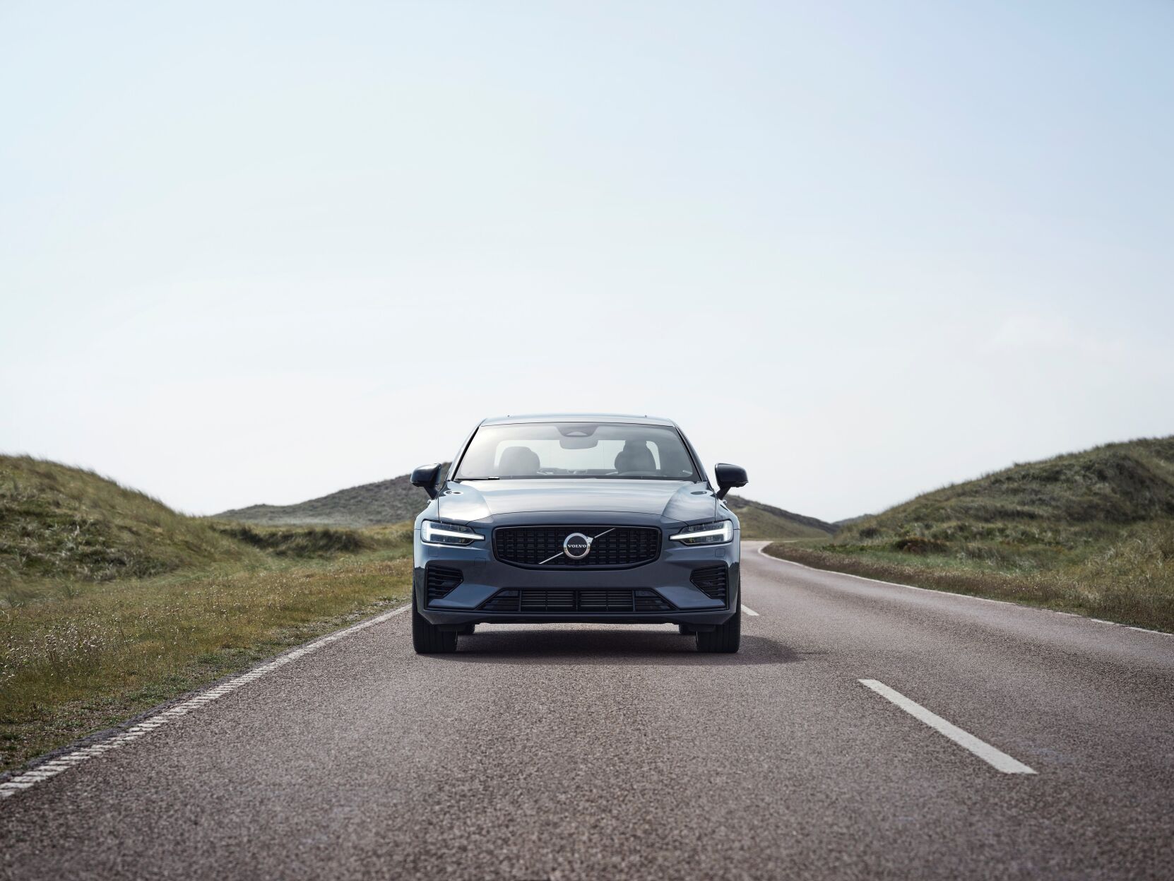 S60 Recharge T8, Thunder Grey
